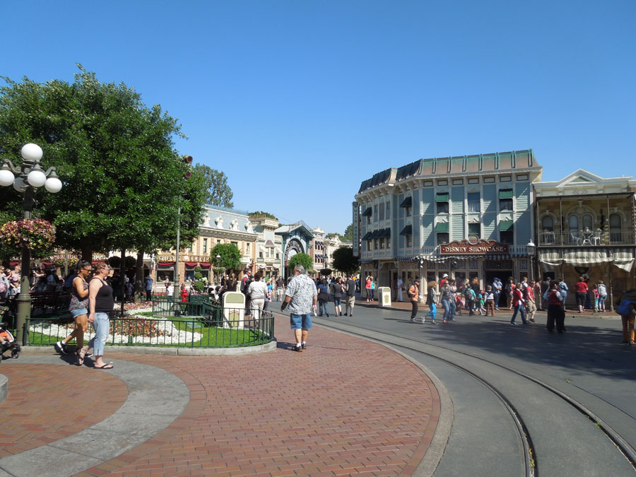 Disneyland Main Street Circle Picture